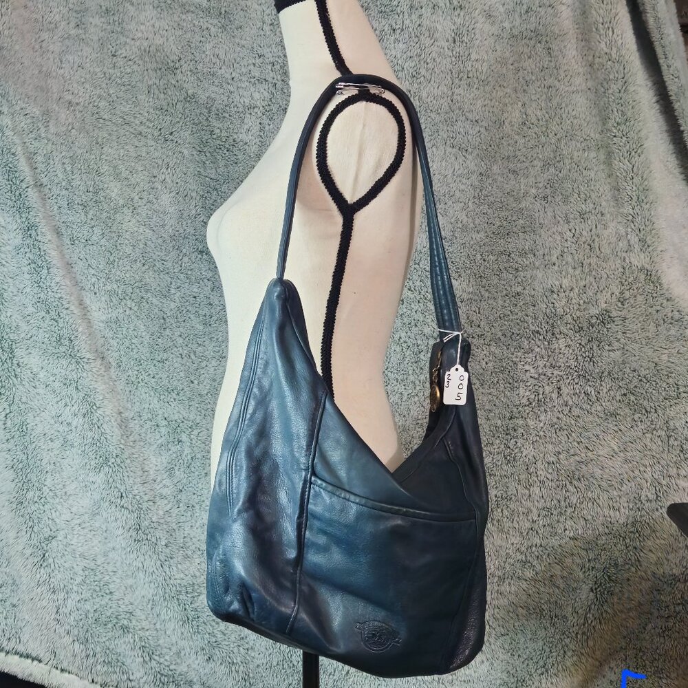 blue stone mountain hobo great condition